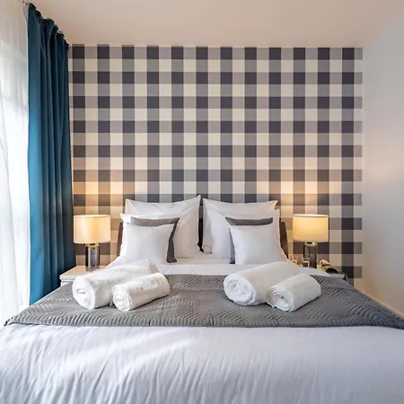 Aparthotel Deluxe By The Railway Station - Parking W Cenie