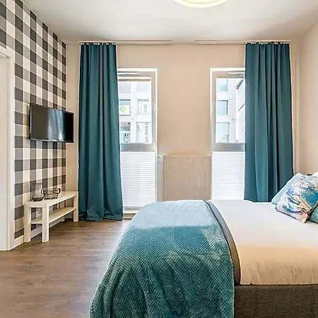 アパートホテル Deluxe By The Railway Station ヴロツワフ