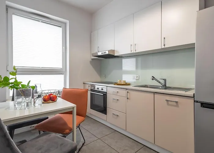 Deluxe By The Railway Station - Parking W Cenie 3* ヴロツワフ