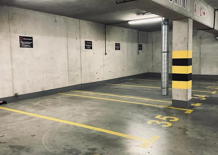 アパートホテル Deluxe By The Railway Station - Parking W Cenie